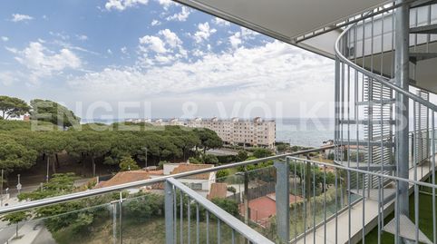 Ático a estrenar con piscina comunitaria