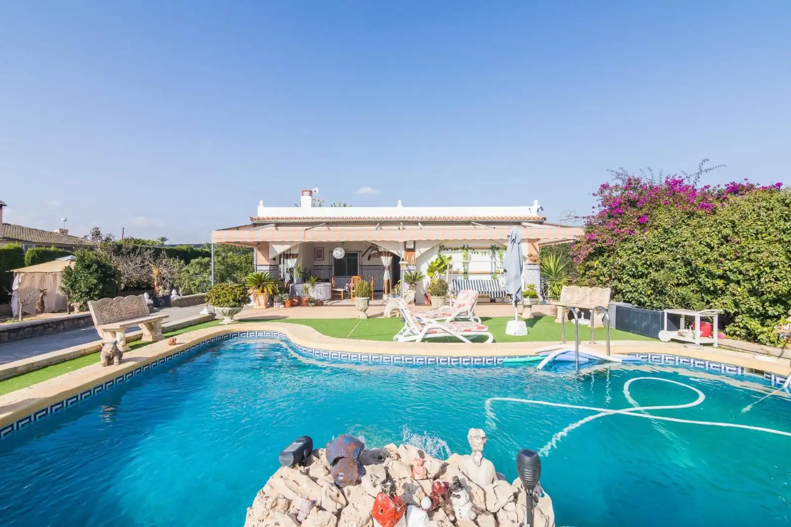 Detached house with pool for sale in Partida de Matola 71