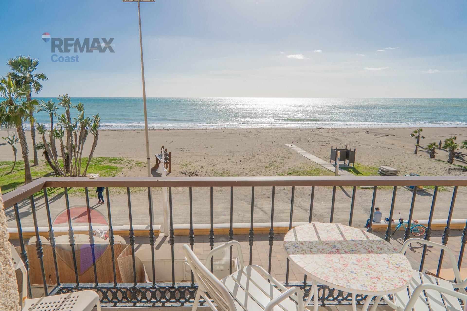 Dormitori de Apartament en venda en Rincón de la Victoria amb Aire condicionat, Terrassa i Moblat