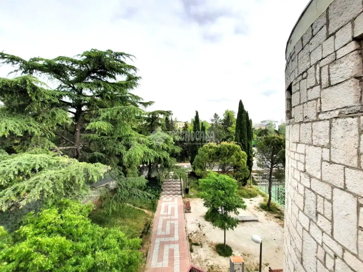 Garten von Geschaftsraum zur Miete in Madrid mit Klimaanlage