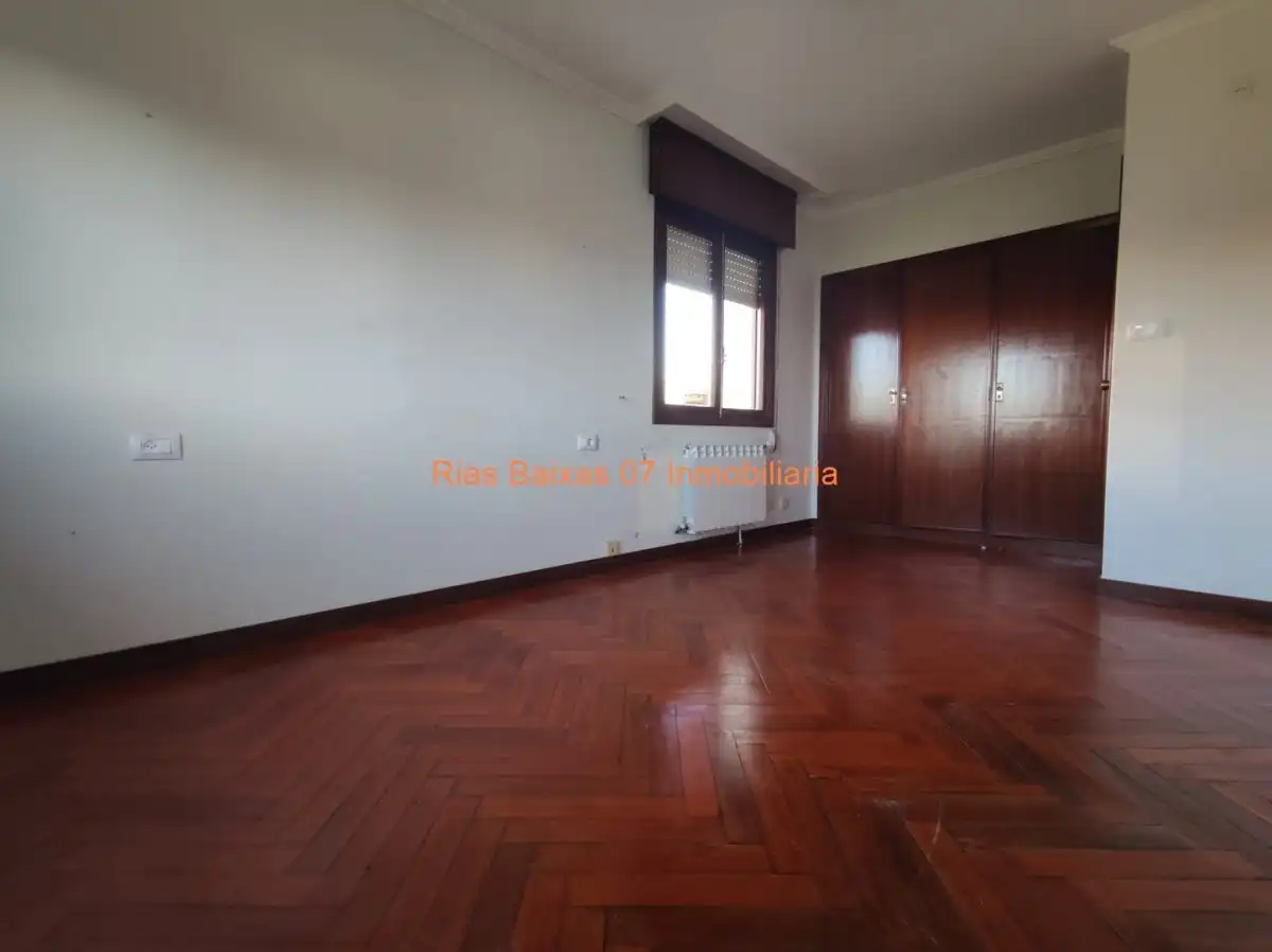 Casa o chalet en venta en Vigo  con Calefacción, Jardín privado y Parquet