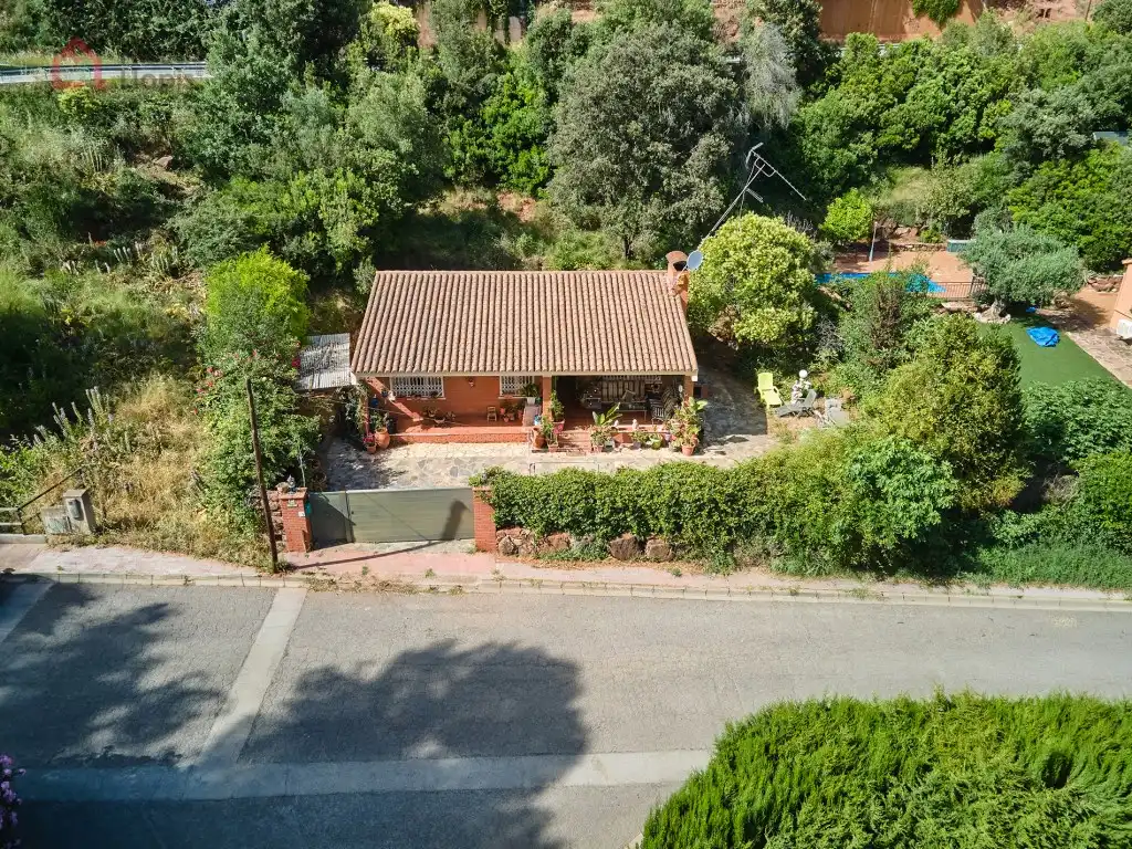 Vista exterior de Casa o xalet en venda en Corbera de Llobregat amb Aire condicionat, Calefacció i Jardí privat