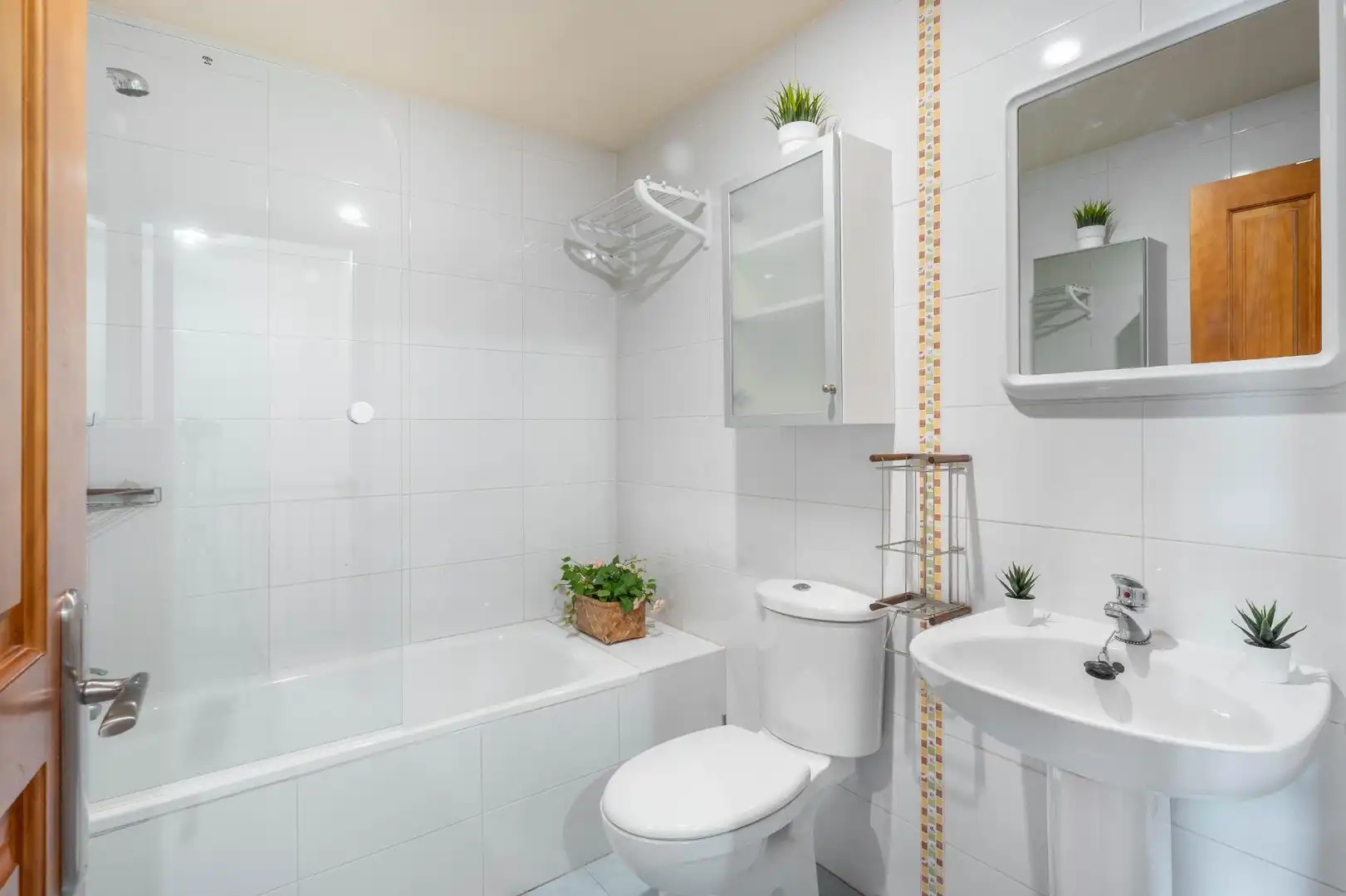 Baño de Ático en venta en Puebla de Lillo con Calefacción, Trastero y Amueblado