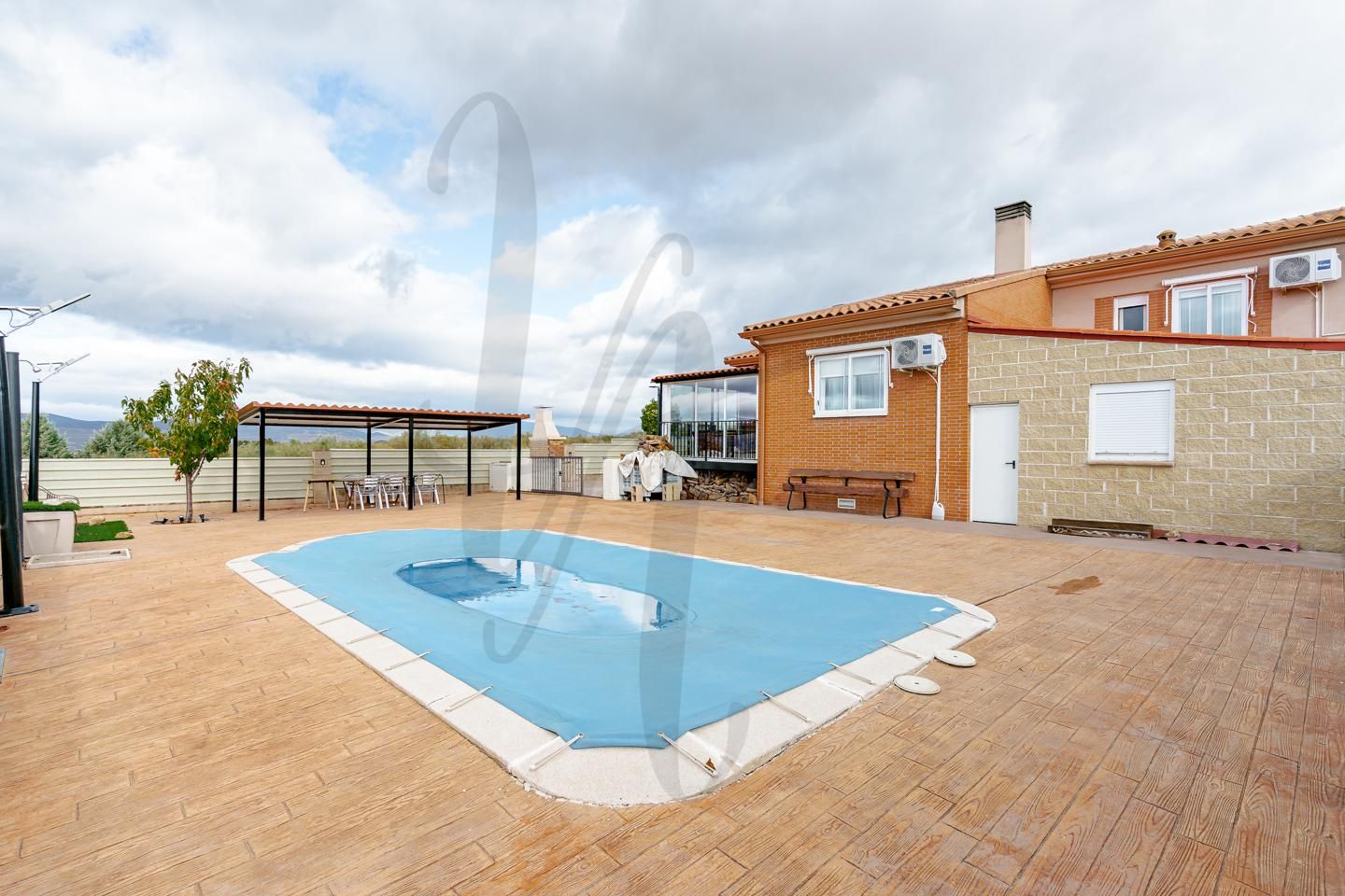 Swimming pool of Single-family semi-detached for sale in Uceda  with Air Conditioner, Heating and Private garden