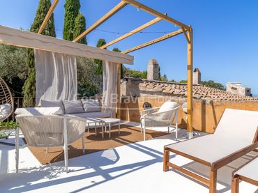 Casa rústica con balcón en venta en Carrer Alzines