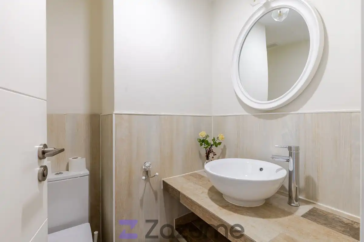 Bathroom of Flat for rent in Madrid  with Air Conditioner, Heating and Furnished