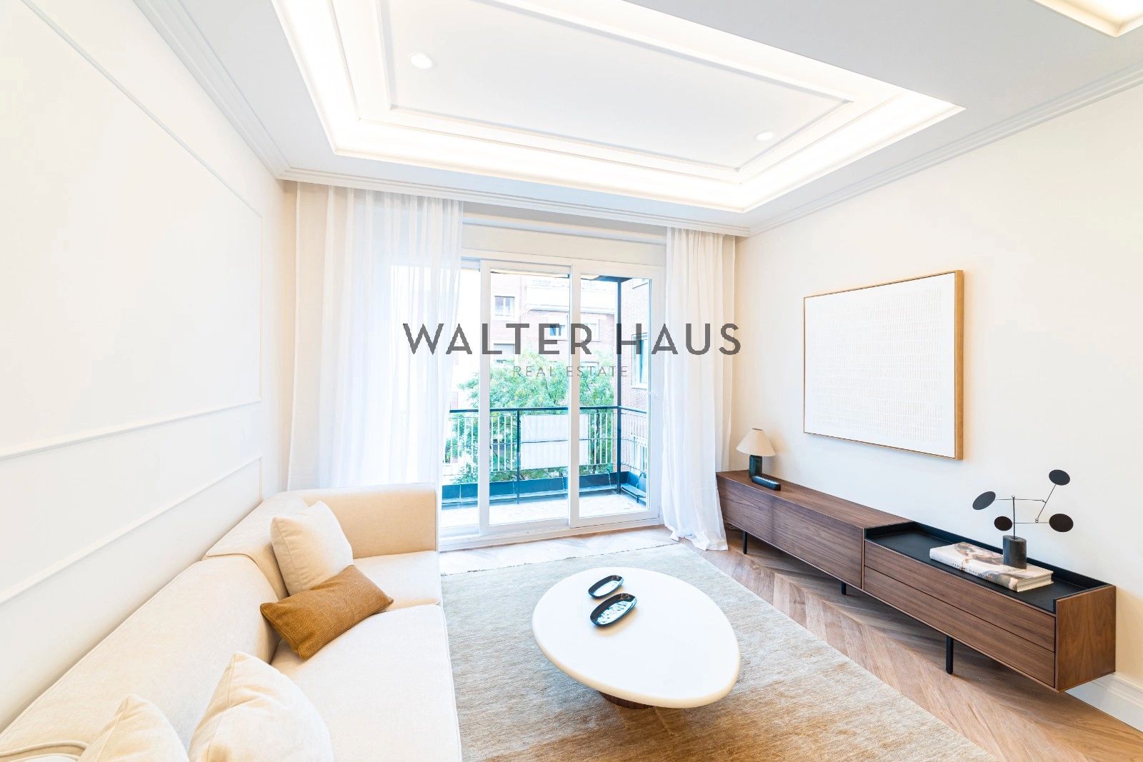 Living room of Flat for sale in  Madrid Capital  with Heating and Terrace