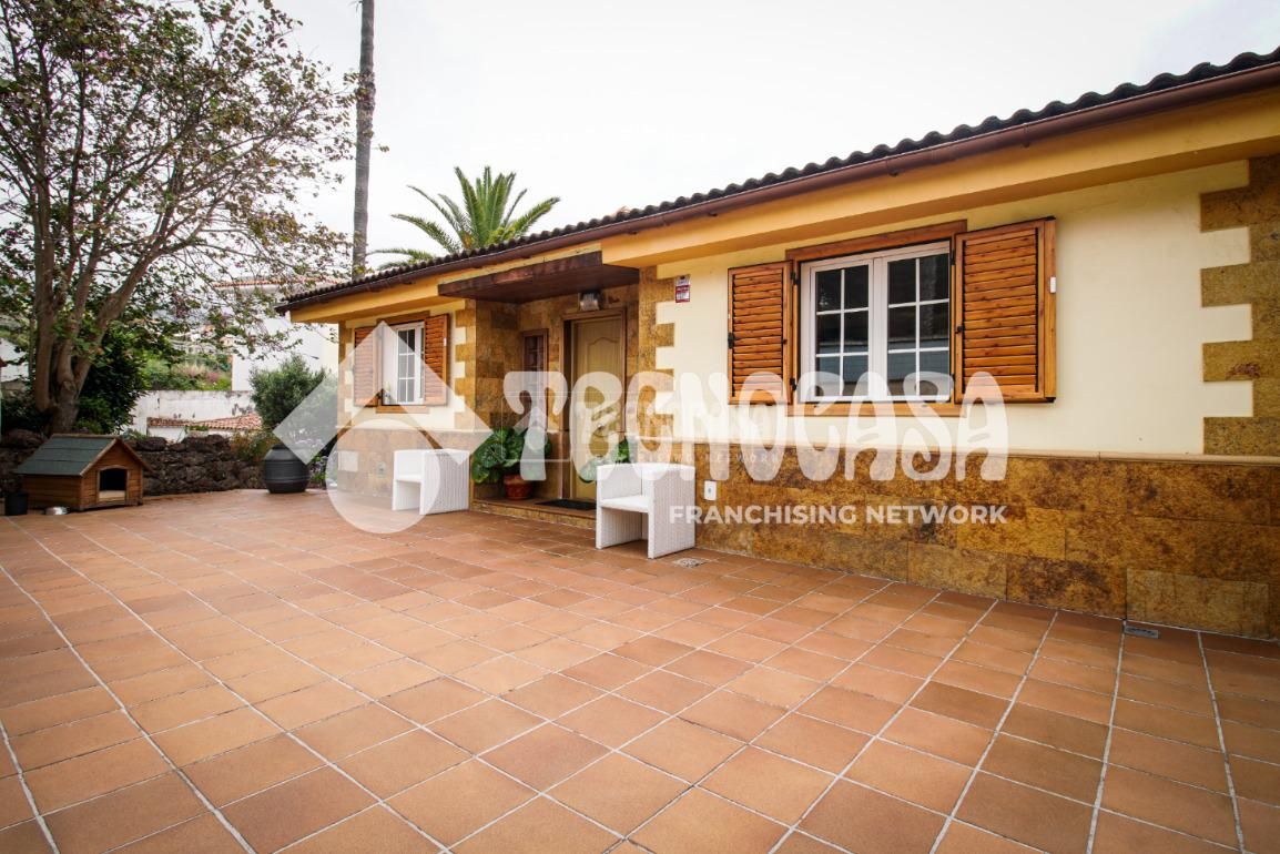 Exterior view of House or chalet for sale in Tacoronte  with Private garden and Storage room