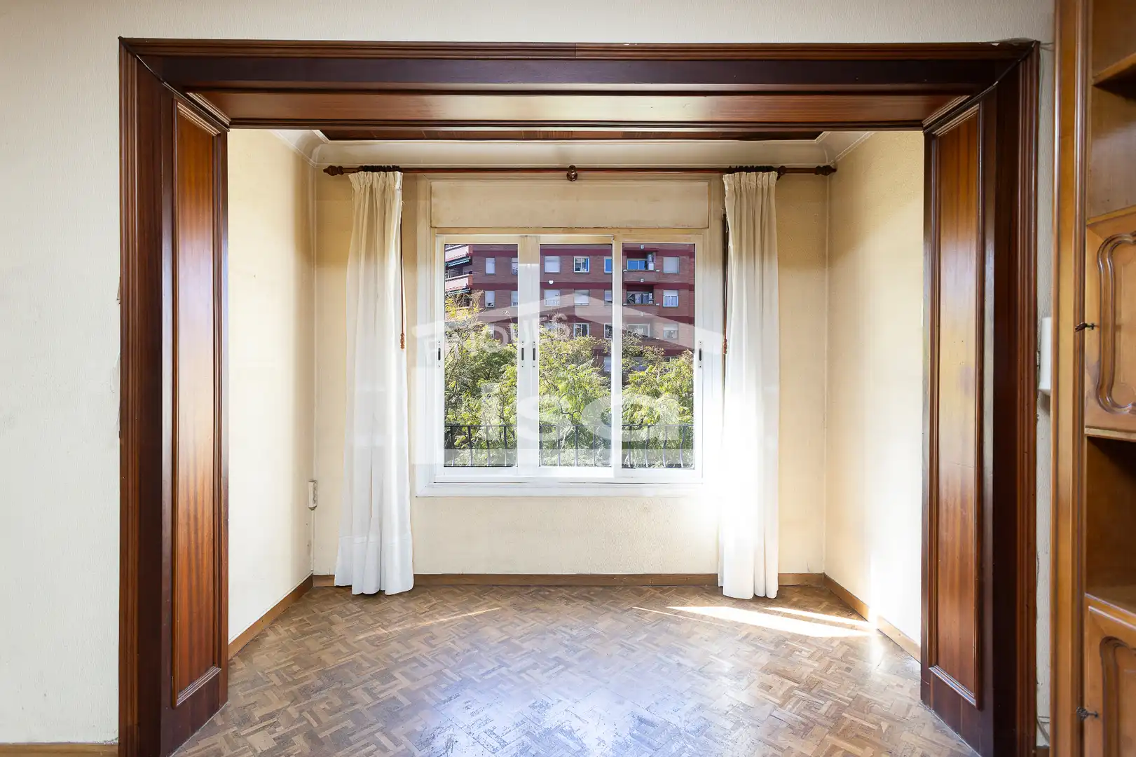 Piso en venta en Barcelona con Calefacción, Trastero y Balcón