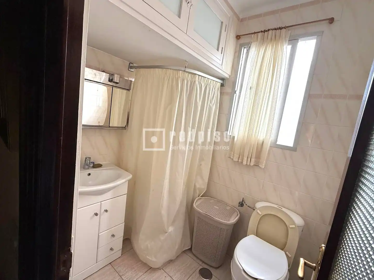 Baño de Piso de alquiler en Málaga con Calefacción, Terraza y Amueblado