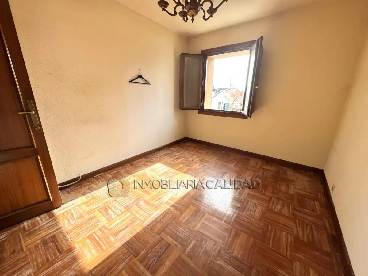 Bedroom of Flat for sale in Burgos Capital  with Heating