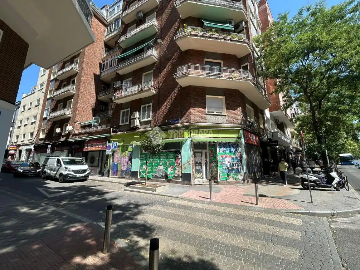 Vista exterior de Pis en venda en Madrid