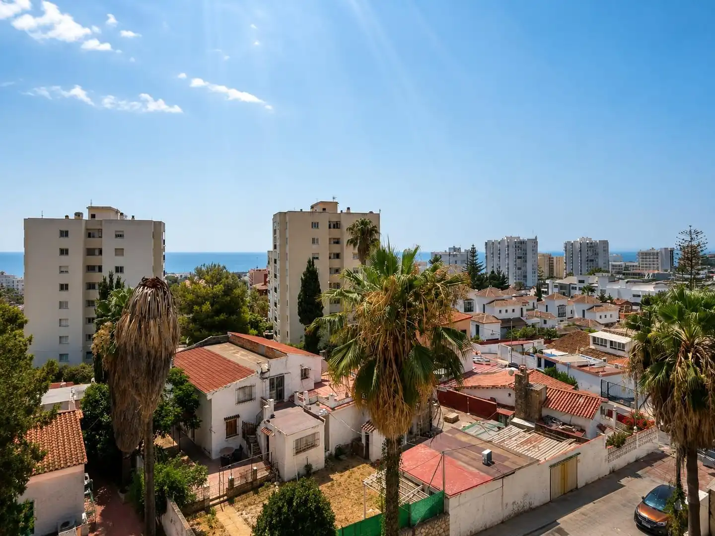 Vista exterior de Estudio de alquiler en Benalmádena con Amueblado, Balcón y Piscina comunitaria