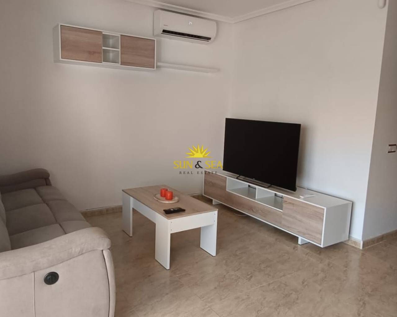 Sala de estar de Apartamento de alquiler en Orihuela con Aire acondicionado, Calefacción y Terraza