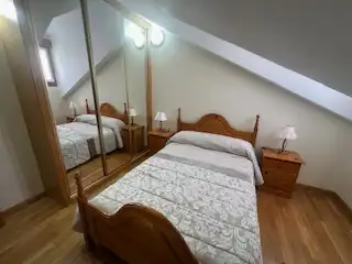 Schlafzimmer von Maisonette zur Miete in León Capital  mit Heizung, Parkett und Terrasse
