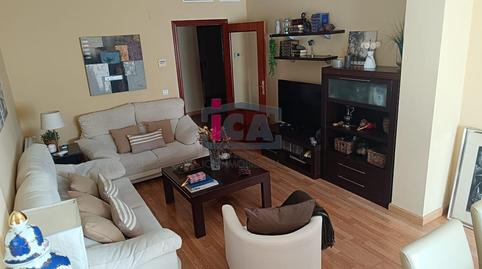 Foto 3 de Casa adosada en venta en Avda Los Cuatro Lugares, Mejostilla, Cáceres