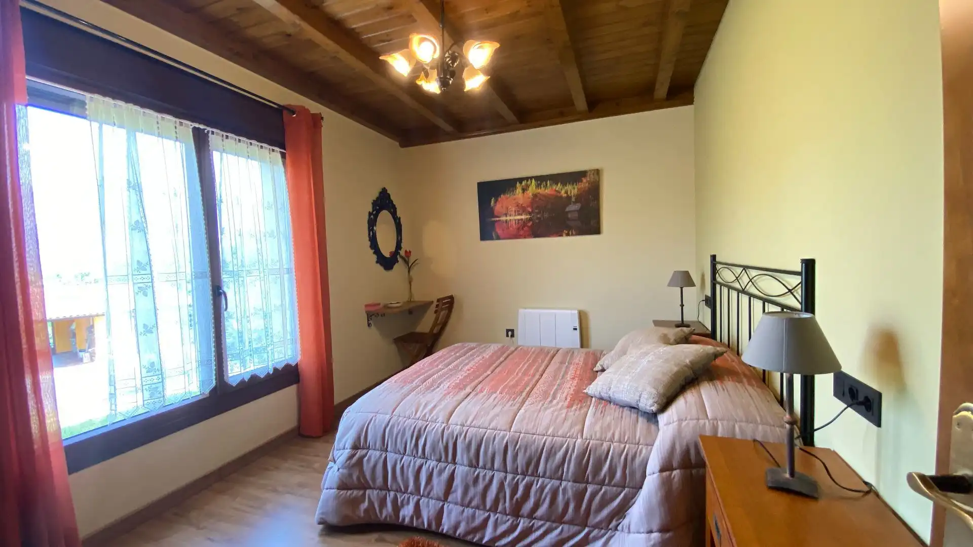 Dormitori de Casa o xalet en venda en Parres amb Calefacció, Jardí privat i Traster