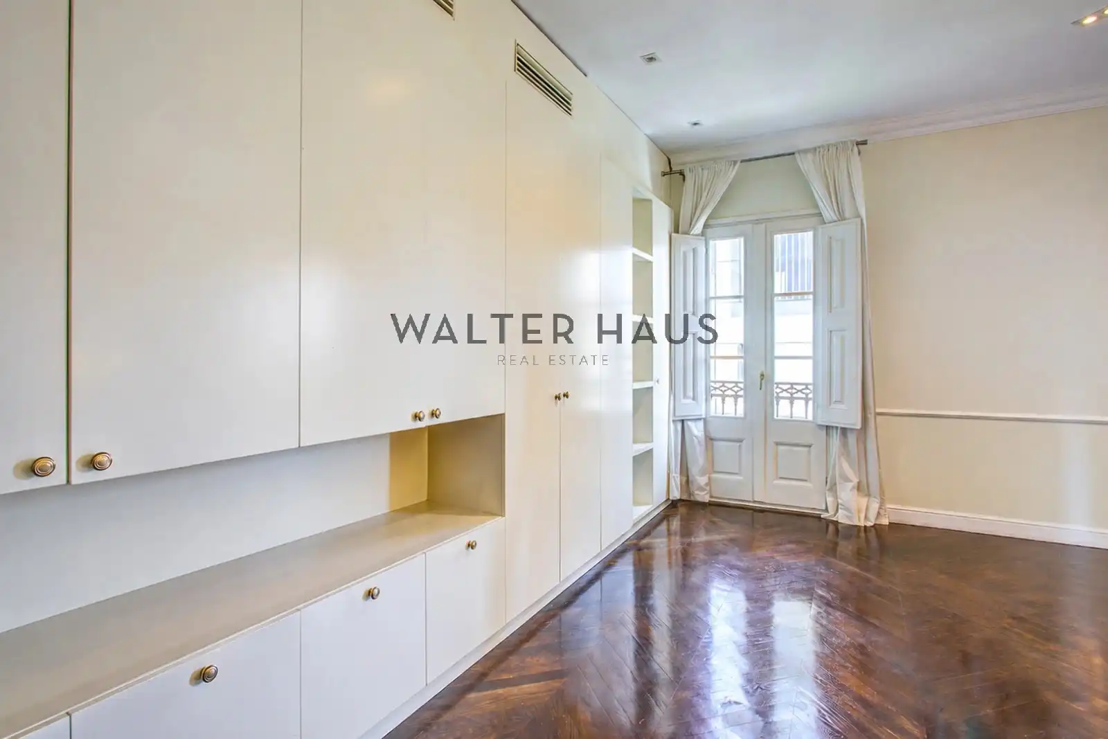 Exterior view of Flat for sale in Barcelona  with Air Conditioner, Terrace and Balcony