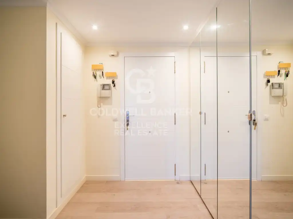 Flat for sale in Valencia  with Air Conditioner, Terrace and Community pool