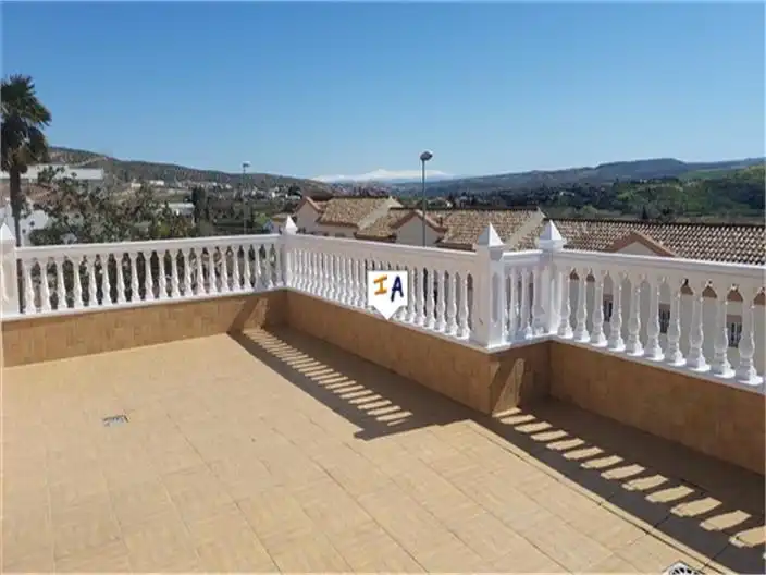 Terrassa de Casa o xalet en venda en Loja amb Terrassa, Traster i Piscina