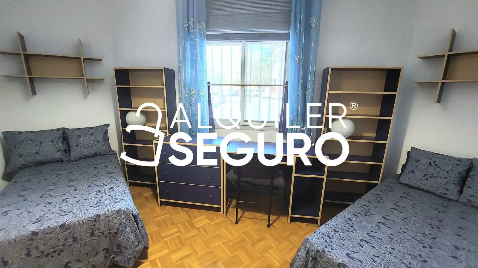 Bedroom of Flat for rent in Madrid  with Air Conditioner, Heating and Furnished