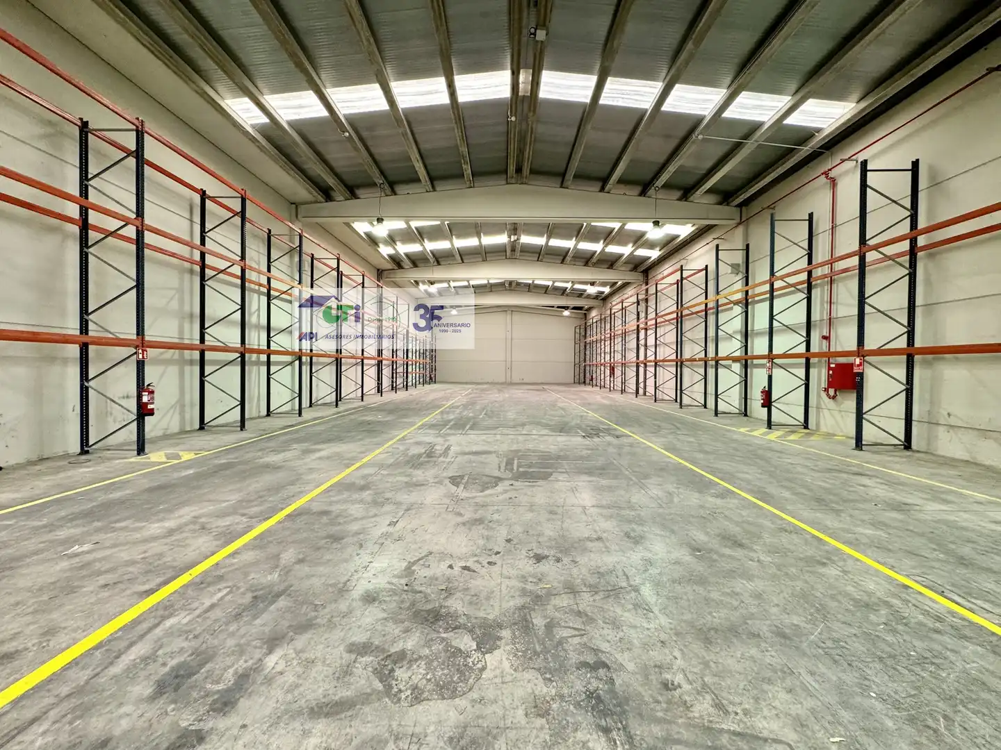 Industrial buildings for rent in La Muela