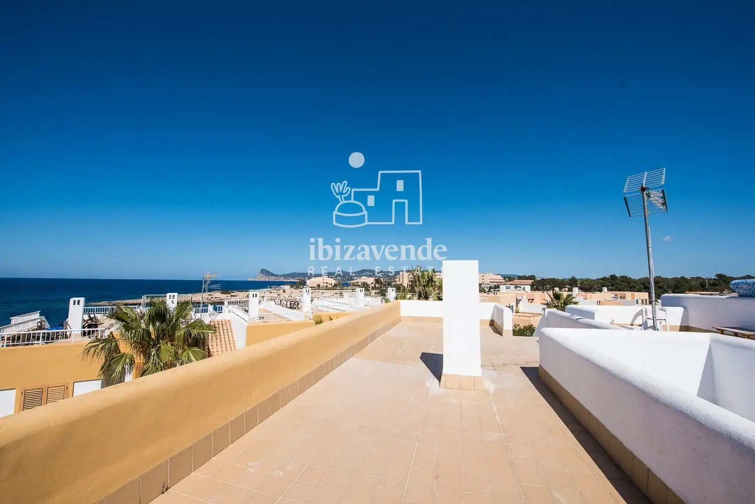 Vista exterior de Ático en venta en Sant Josep de sa Talaia con Aire acondicionado, Calefacción y Terraza