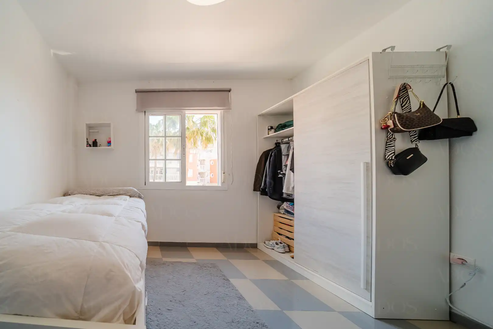 Habitación de Piso en venta en Roquetas de Mar con Aire acondicionado, Terraza y Amueblado