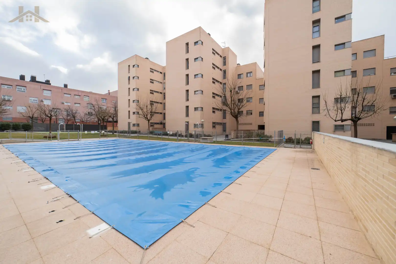 Schwimmbecken von Wohnung zum Verkauf in Zarzuela del Monte mit Klimaanlage, Heizung und Abstellraum