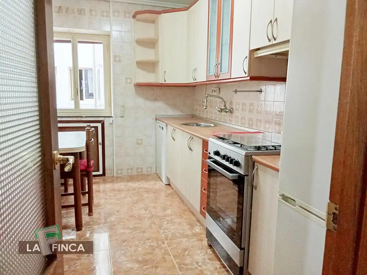 Cocina de Piso en venta en Oviedo  con Calefacción y Parquet