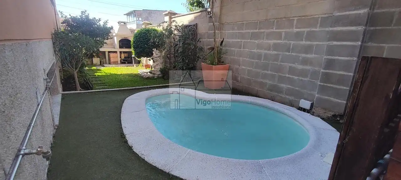 Piscina de Casa o xalet en venda en Moaña amb Calefacció, Jardí privat i Terrassa
