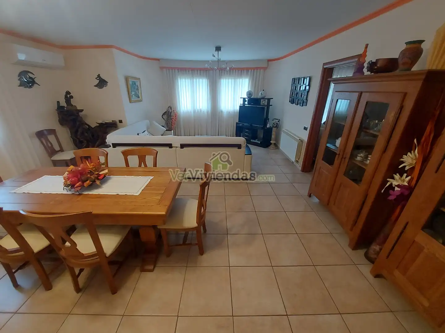 Sala d'estar de Casa o xalet en venda en Vallirana amb Aire condicionat, Calefacció i Jardí privat