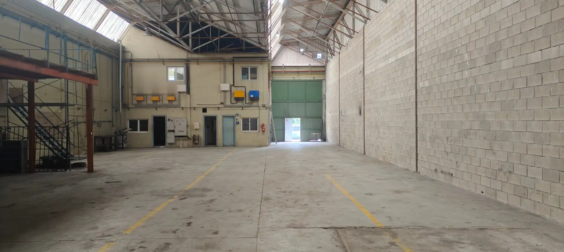 Fabrikhallen zur Miete in Berrioplano / Berriobeiti
