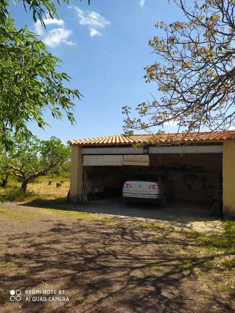 Aparcament de Casa o xalet en venda en Villamayor de Calatrava amb Jardí privat, Traster i Piscina