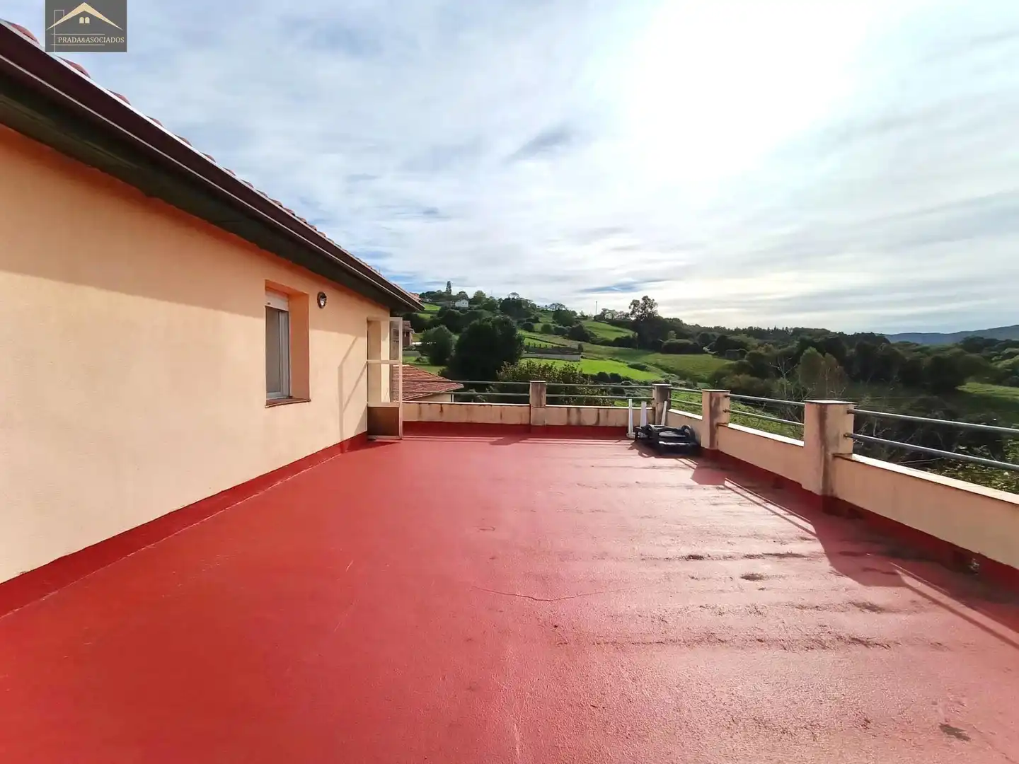 Terrassa de Casa o xalet en venda en Laredo amb Calefacció, Jardí privat i Terrassa