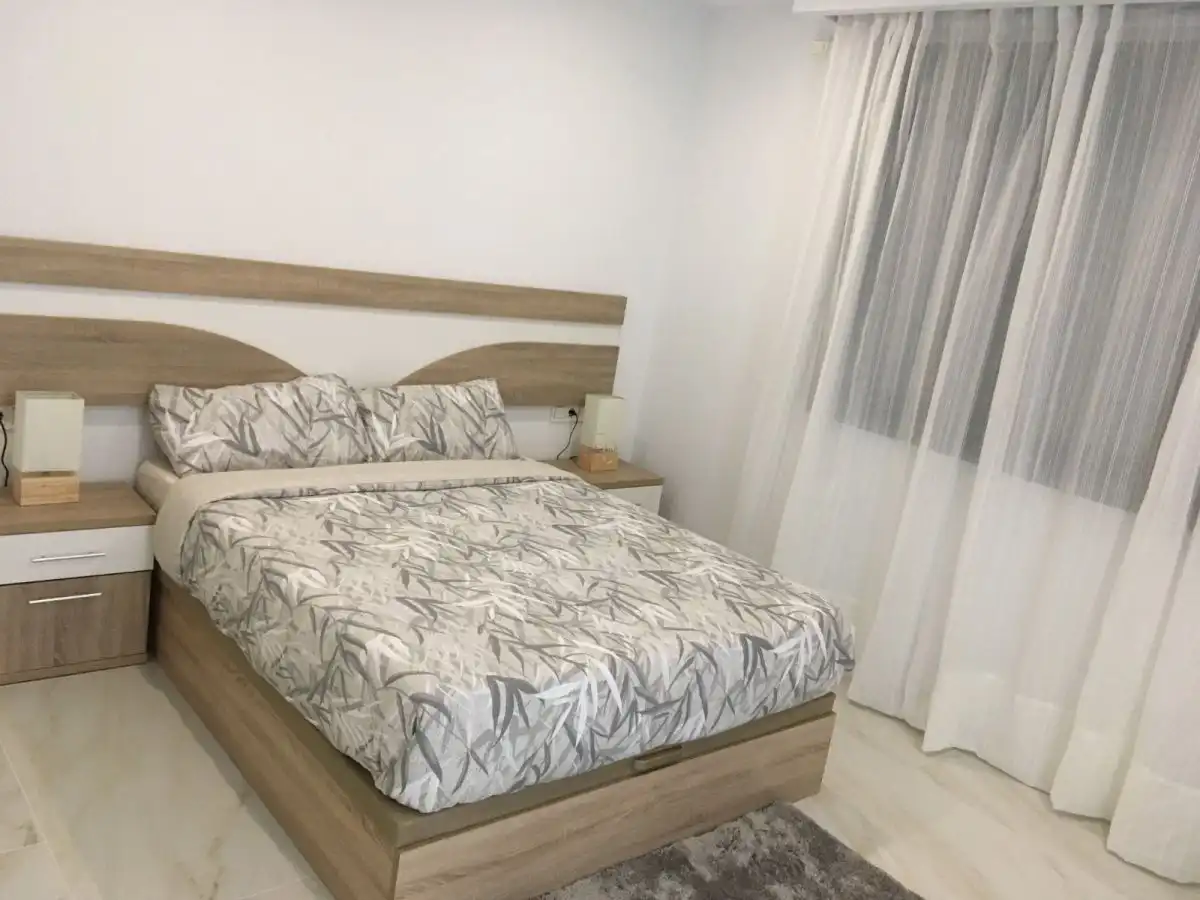 Schlafzimmer von Einfamilien-Reihenhaus zur Miete in Marbella mit Klimaanlage, Möbliert und Gemeinschaftspool