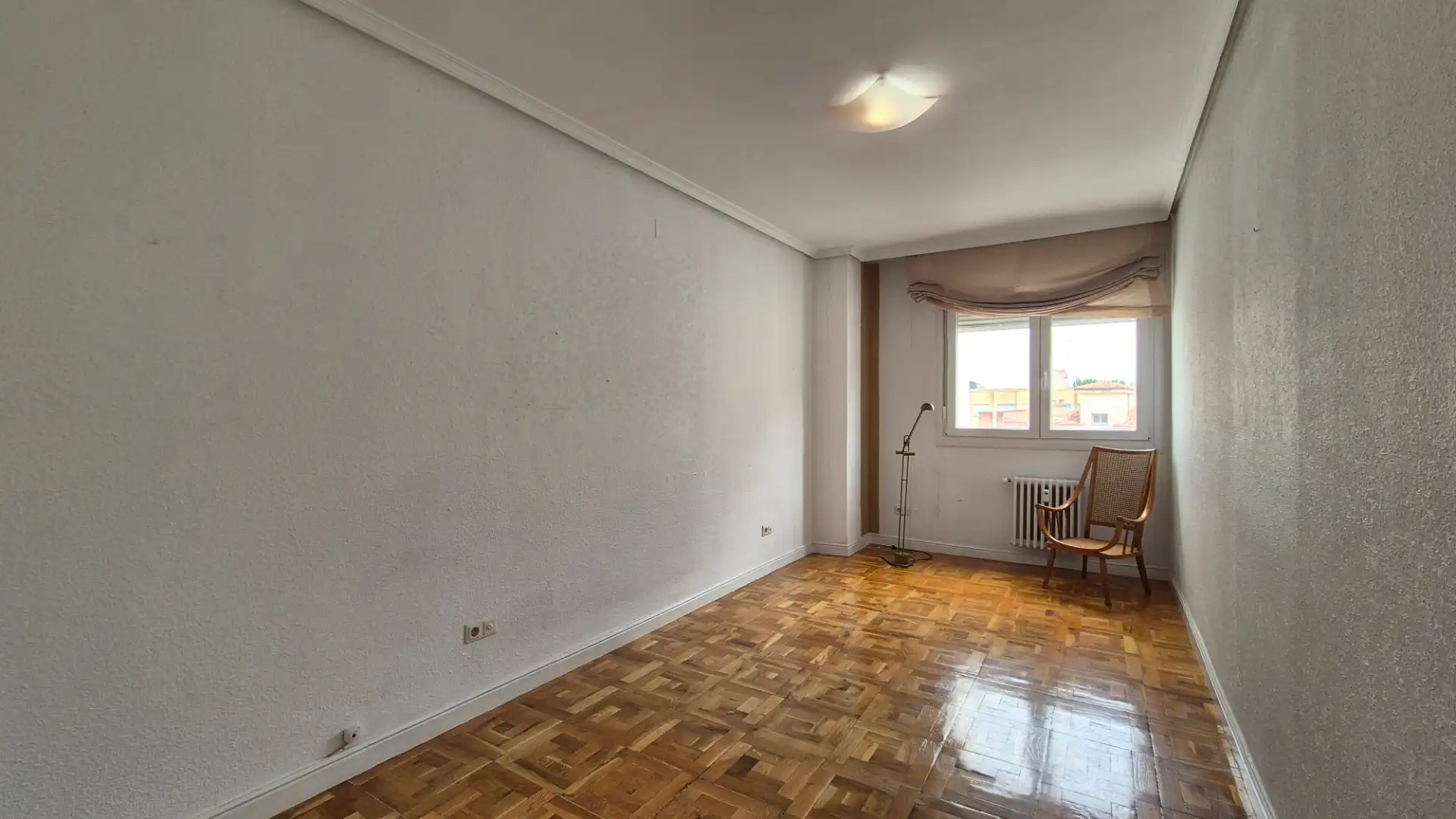 Habitación de Piso en venta en Palencia con Calefacción, Terraza y Trastero