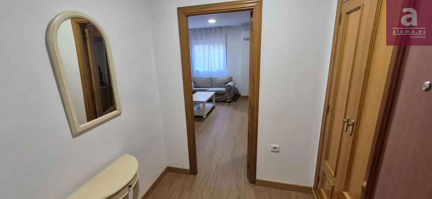 Habitación de Estudio de alquiler en Cáceres con Aire acondicionado, Trastero y Amueblado