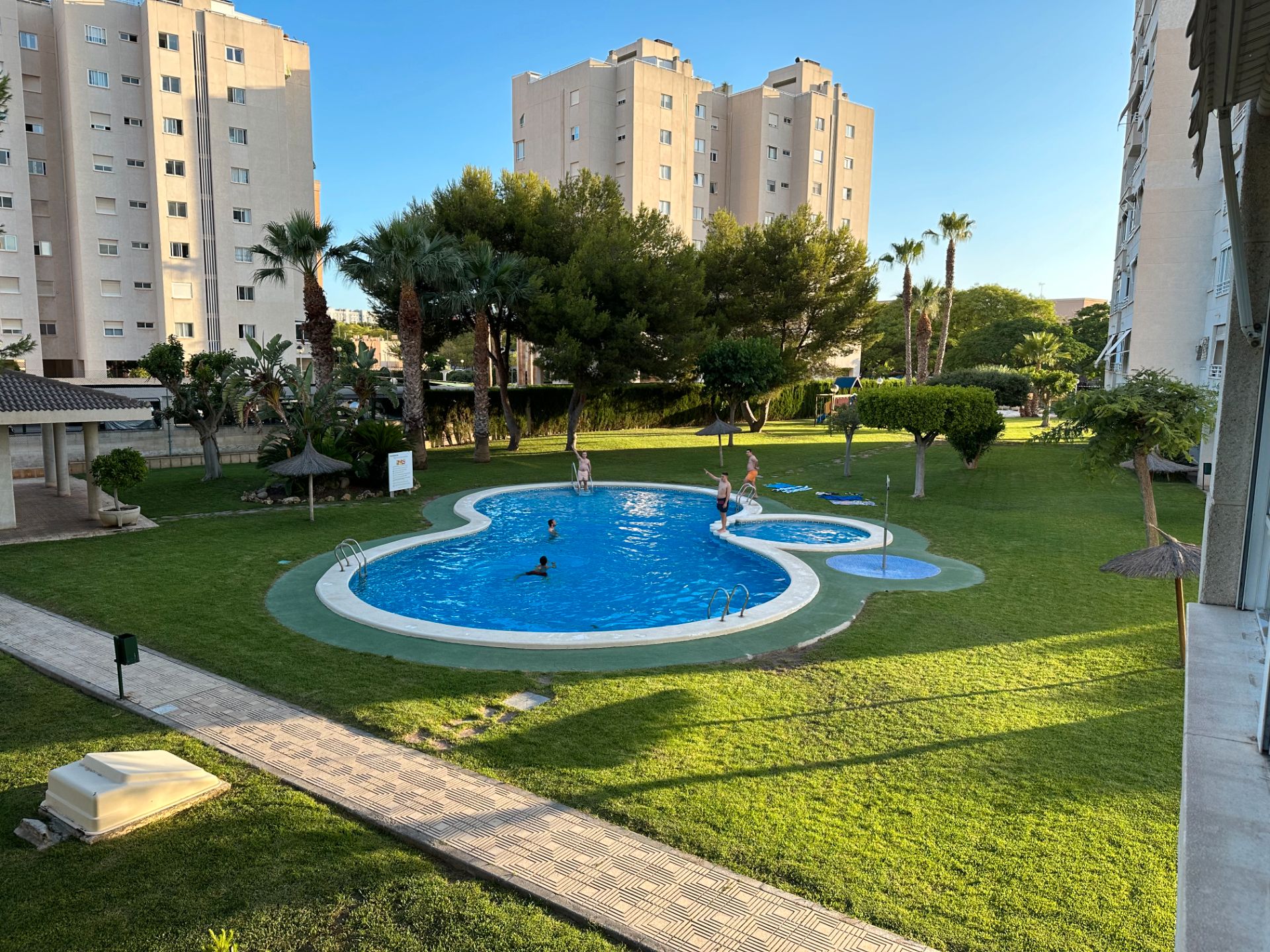 Swimming pool of Flat for rent in Alicante / Alacant  with Air Conditioner, Heating and Terrace
