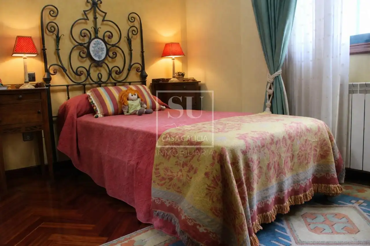 Habitación de Casa o chalet en venta en Vigo  con Calefacción, Jardín privado y Parquet