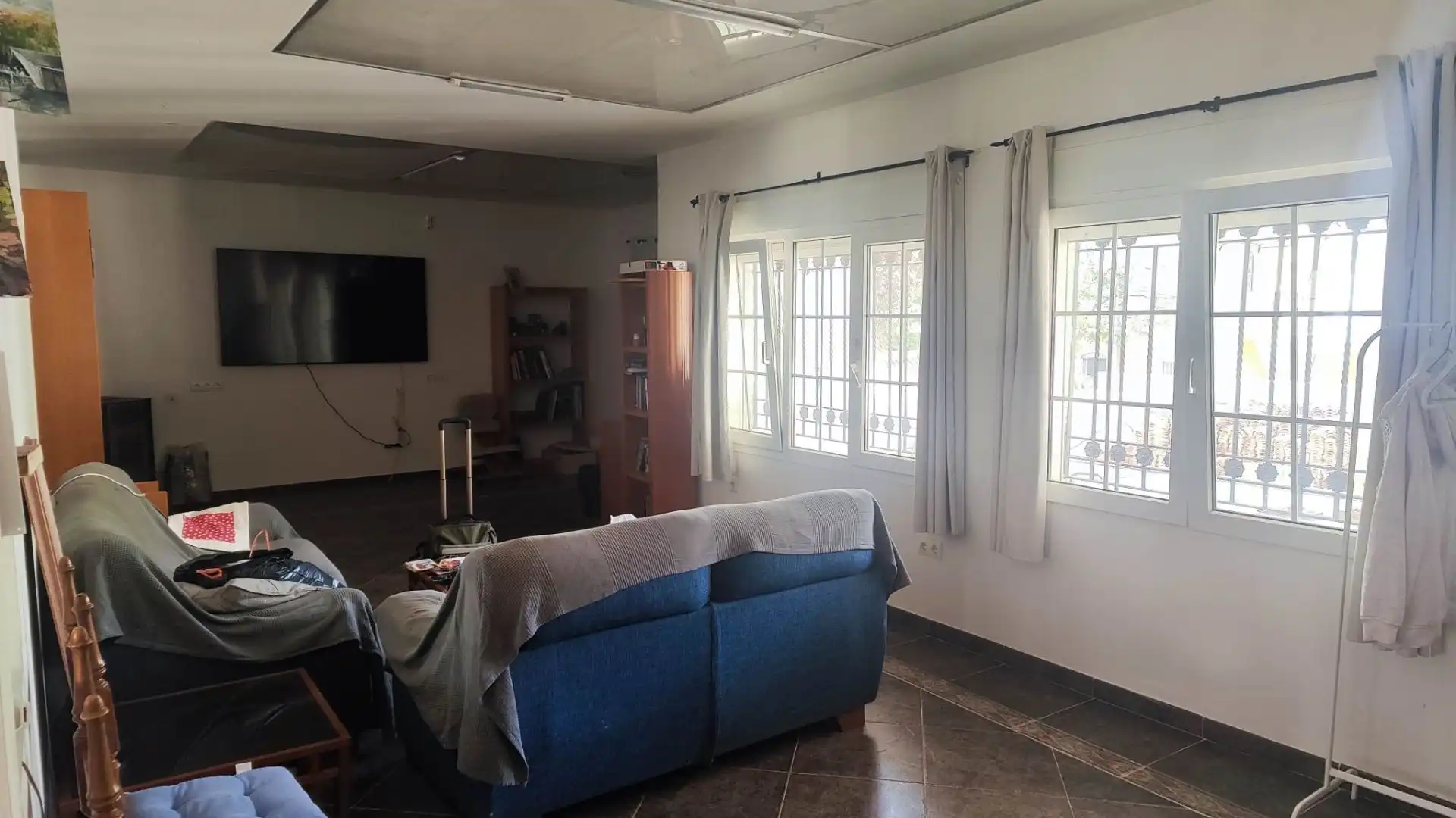Sala d'estar de Casa o xalet en venda en Torremolinos amb Terrassa, Traster i Piscina