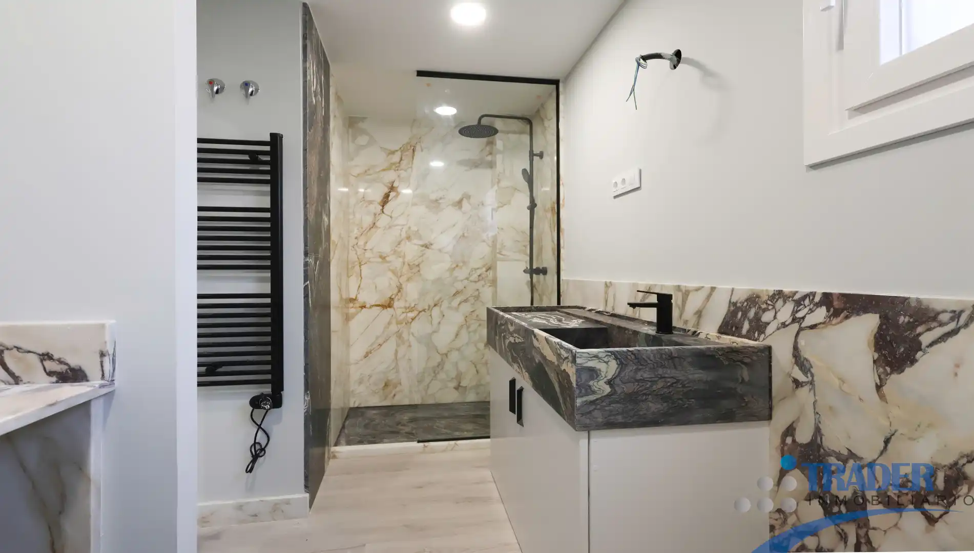 Bathroom of Flat for sale in Alcorcón