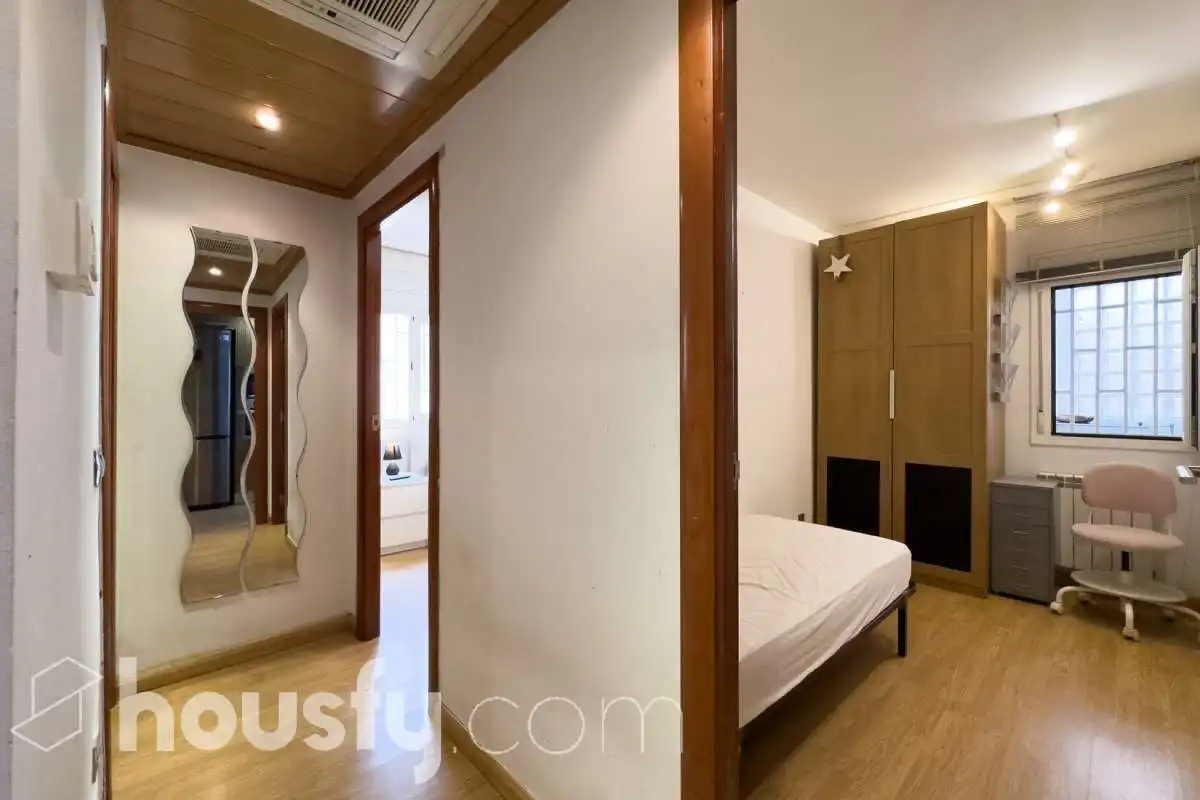 Schlafzimmer von Erdgeschoss zum Verkauf in Barcelona mit Klimaanlage, Heizung und Privatgarten