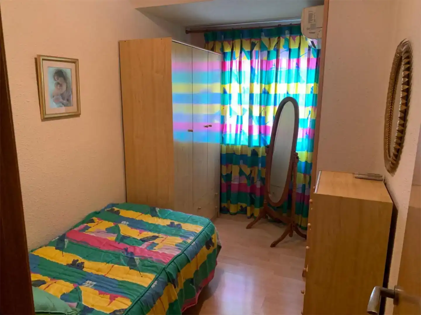 Dormitori de Pis en venda en  Valencia Capital amb Aire condicionat i Balcó