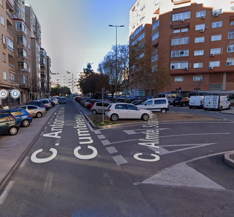 Vista exterior de Pis en venda en Cáceres Capital