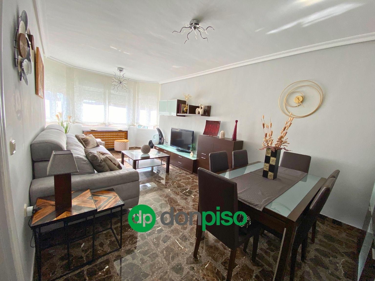 Sala d'estar de Casa adosada en venda en  Albacete Capital amb Aire condicionat, Calefacció i Terrassa