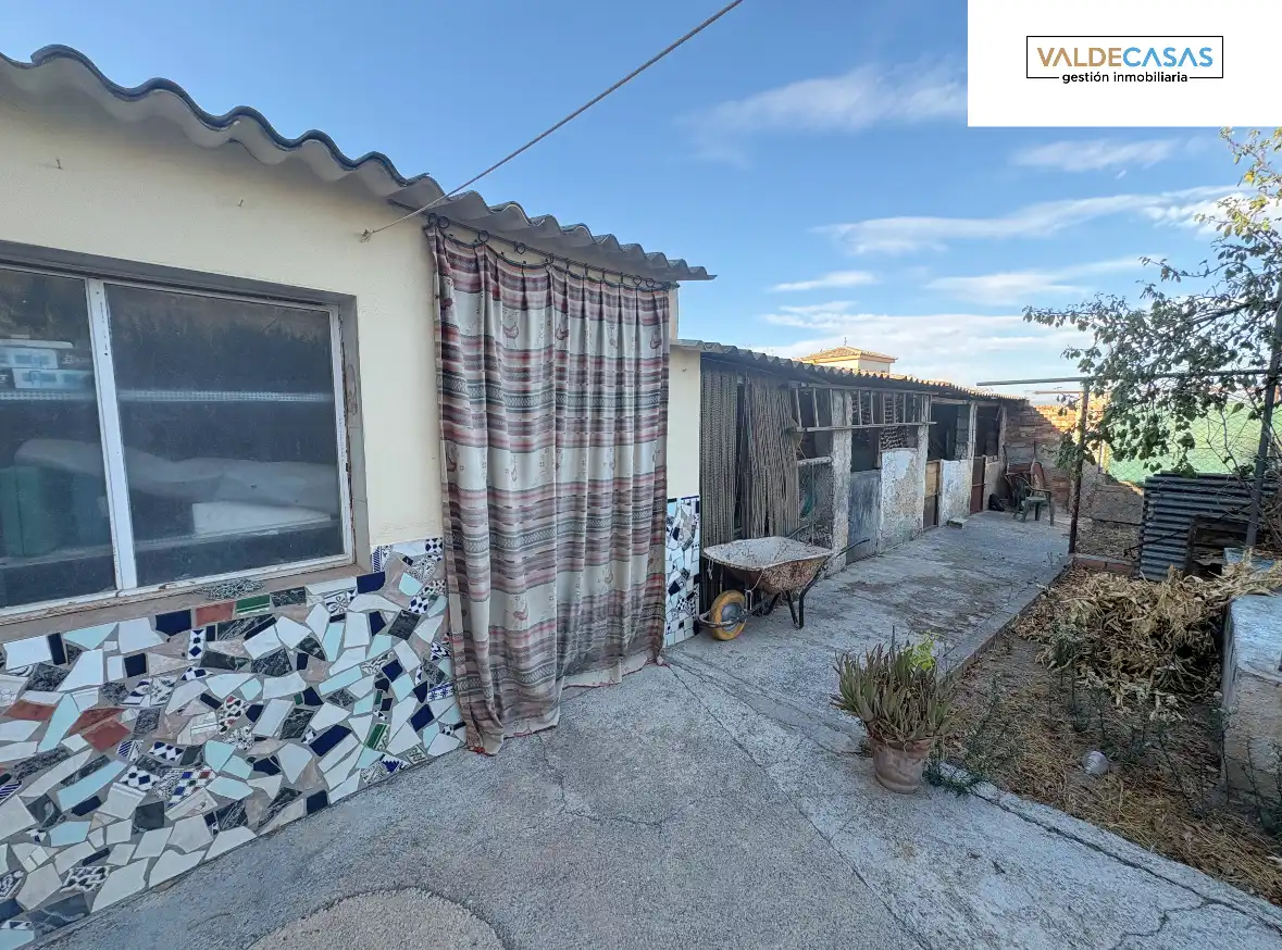 Vista exterior de Casa o xalet en venda en Alhendín amb Jardí privat, Terrassa i Piscina
