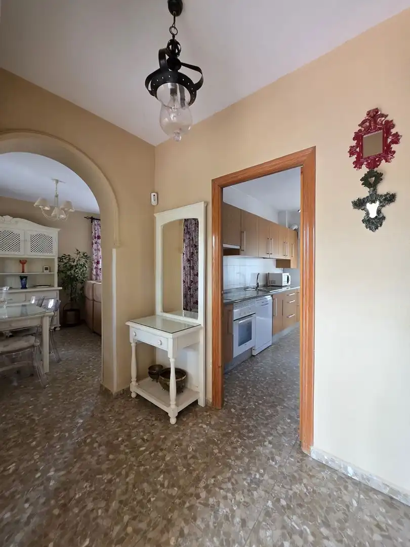 Chalet con piscina en venta en Palomares del Río, imagen 4