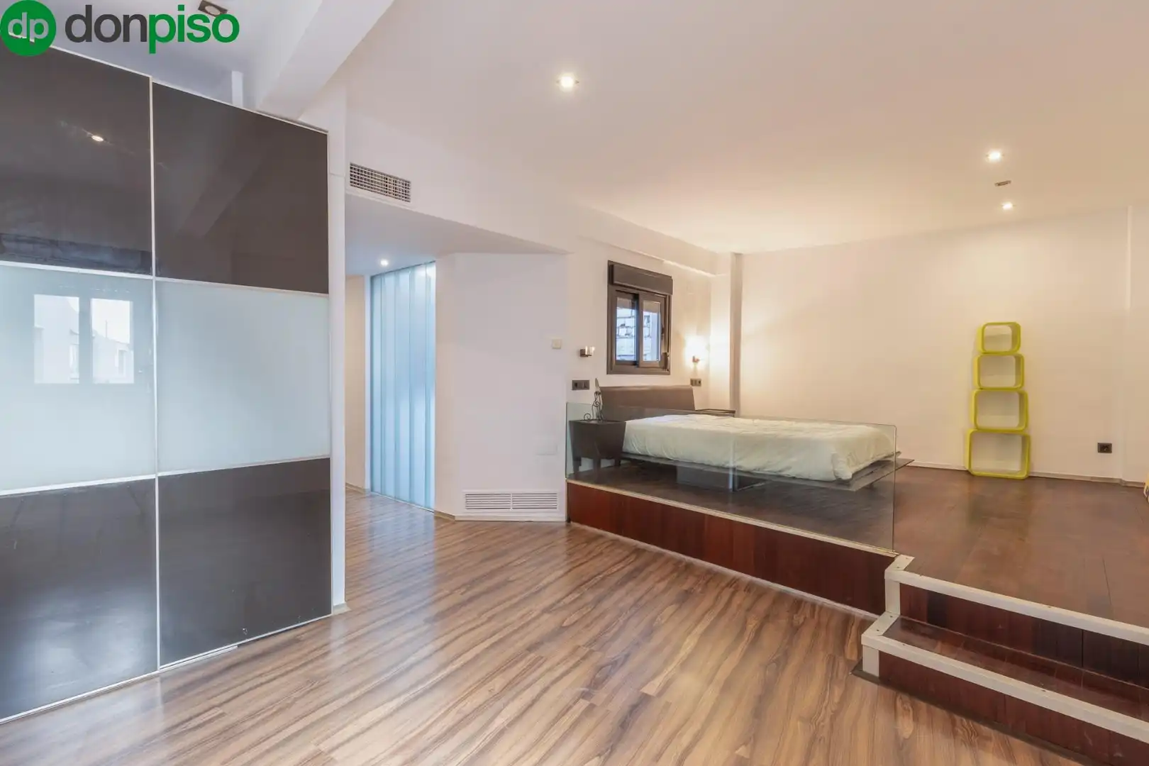 Habitación de Loft en venta en Granada con Aire acondicionado, Calefacción y Parquet