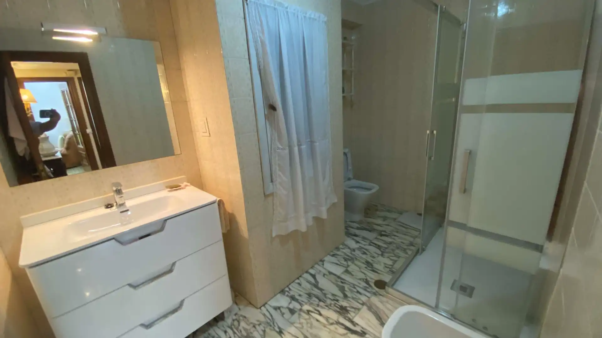 Bathroom of Flat for sale in San Martín del Rey Aurelio  with Heating, Parquet flooring and Terrace
